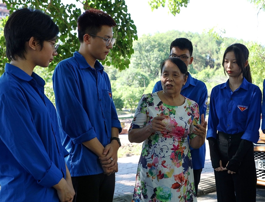 Người nữ anh hùng đếm bom bên dòng sông La