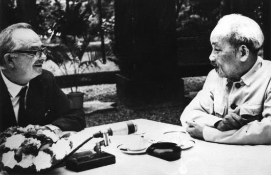 Chủ tịch Hồ Chí Minh và những câu chuyện ứng xử ngoại giao
