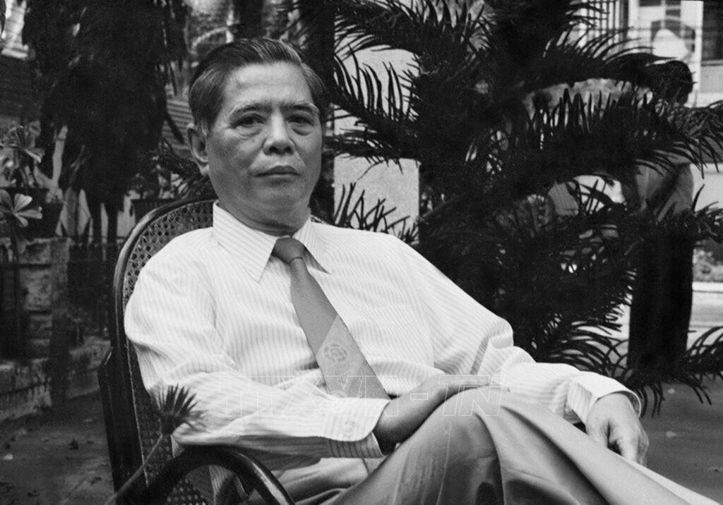NGUYỄN VĂN LINH VÀ QUYẾT ĐỊNH ĐỔI MỚI