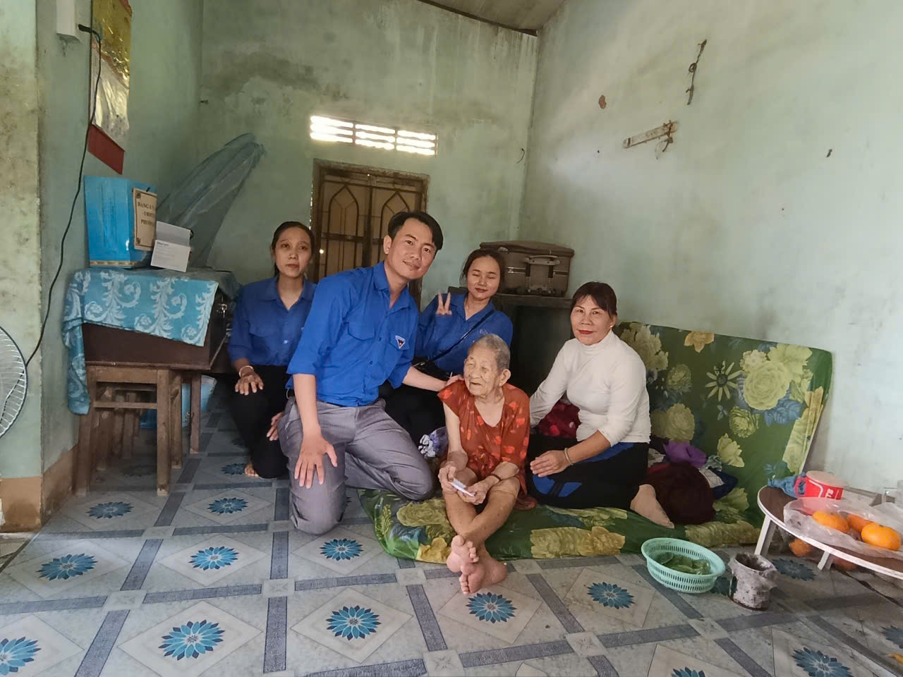 ĐIỂM TỰA ÂM THẦM QUA NĂM THÁNG ĐẠN BOM