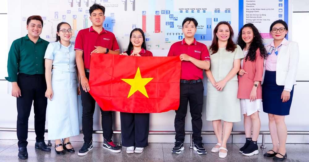 TỪ NHỮNG LỚP HỌC TRONG HẦM ĐẾN GIẢNG ĐƯỜNG QUỐC TẾ
