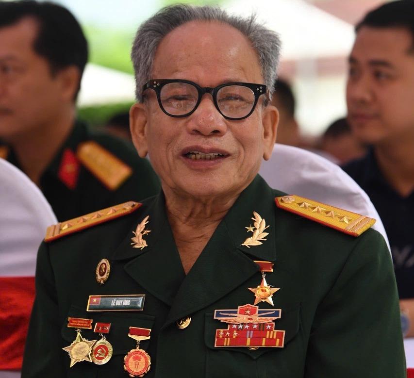 Anh hùng Lê Duy Ứng – Người lính viết tiếp cuộc đời từ bóng tối và ký ức chiến tranh