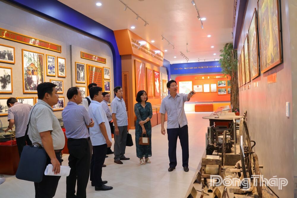 Xẻo Quít “kể chuyện” lịch sử bằng ngôn ngữ hiện đại