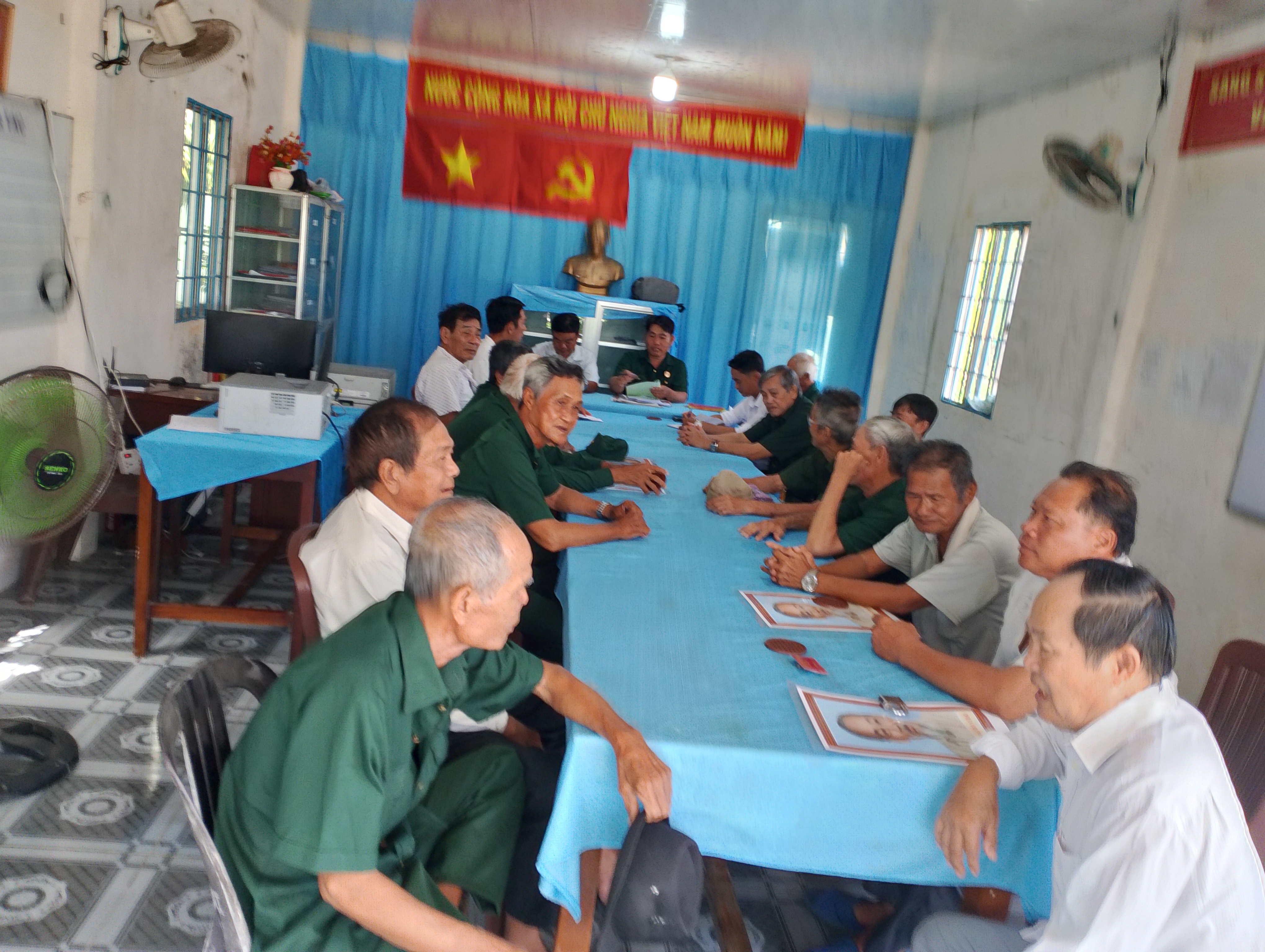 Đêm rừng Trường Sơn