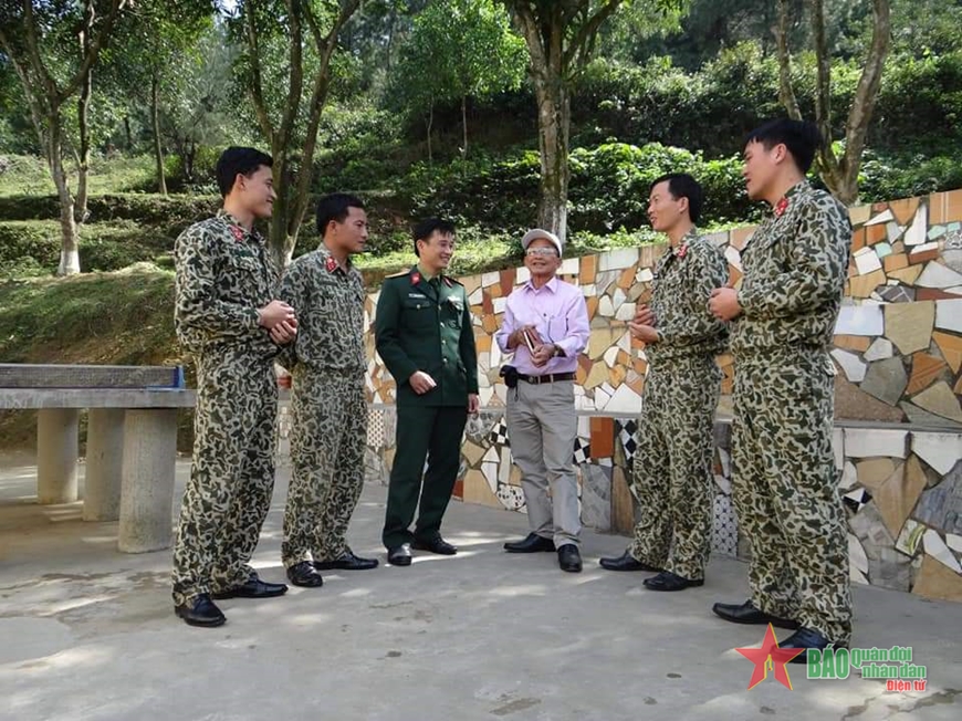 Hạnh phúc khi viết về đồng đội