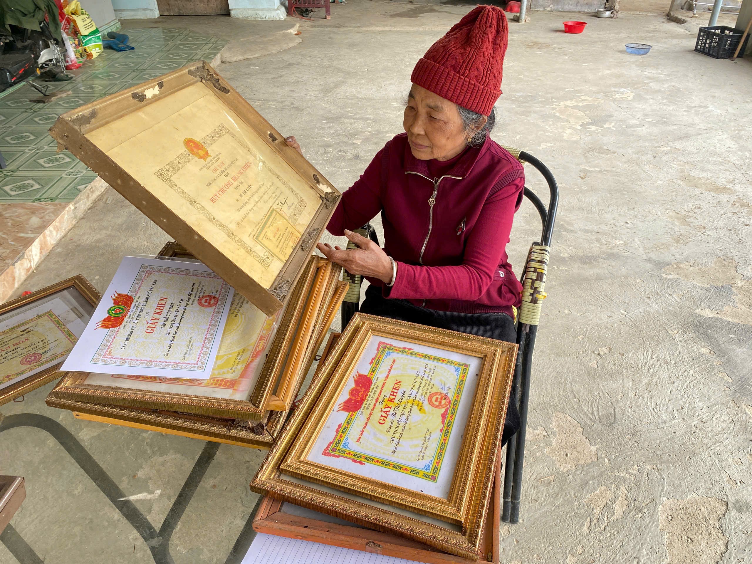 GIỮ MÃI NGỌN LỬA THANH XUÂN