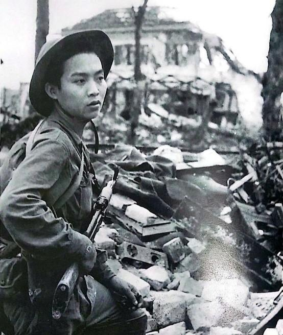 NGƯỜI LÍNH VÀ DÒNG THẠCH HÃN MÙA HÈ NĂM 1972.