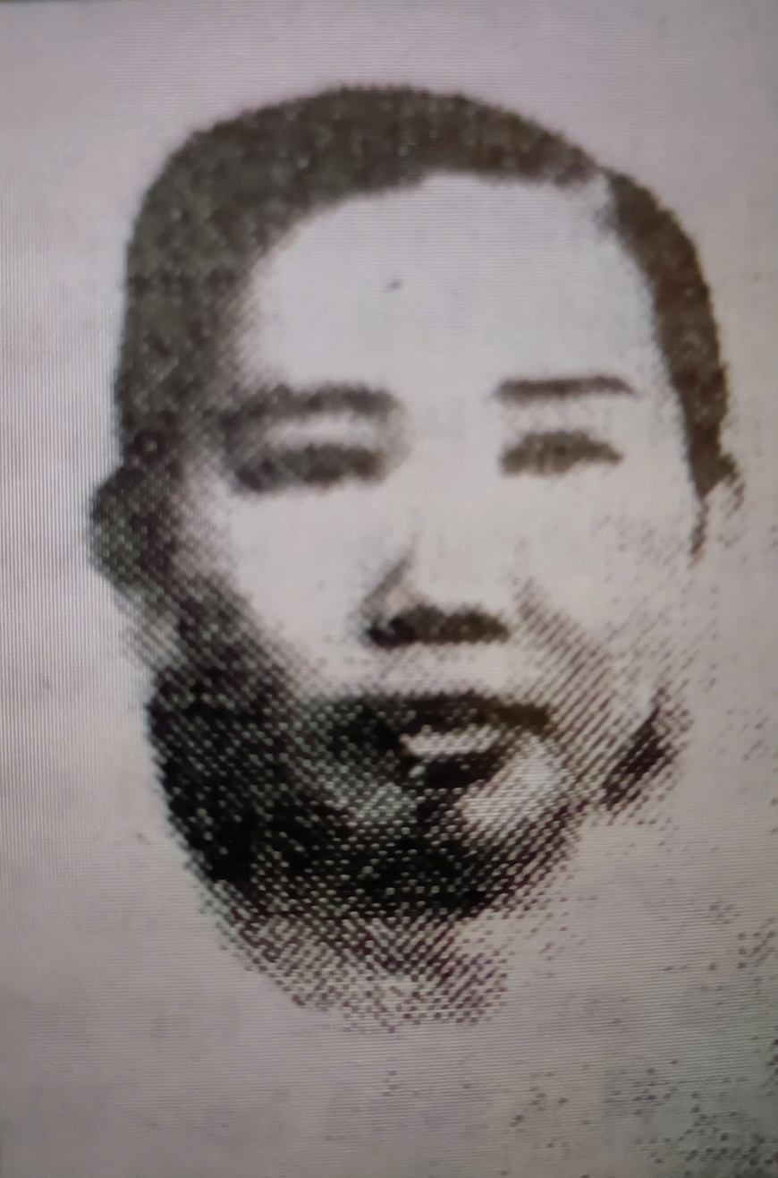 NỮ NHÀ BÁO BẤT