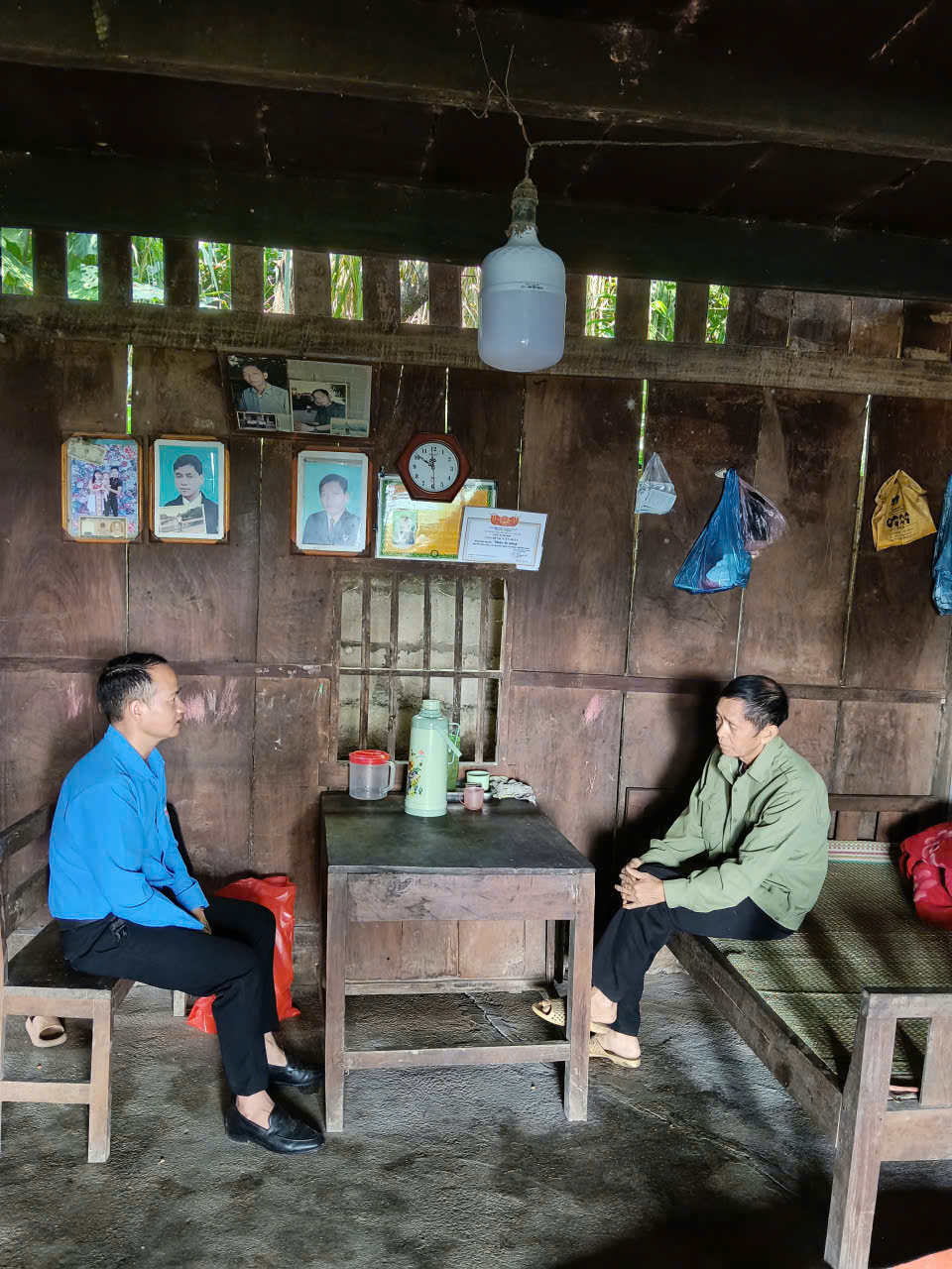 CÂU CHUYỆN THỜI HOA LỬA