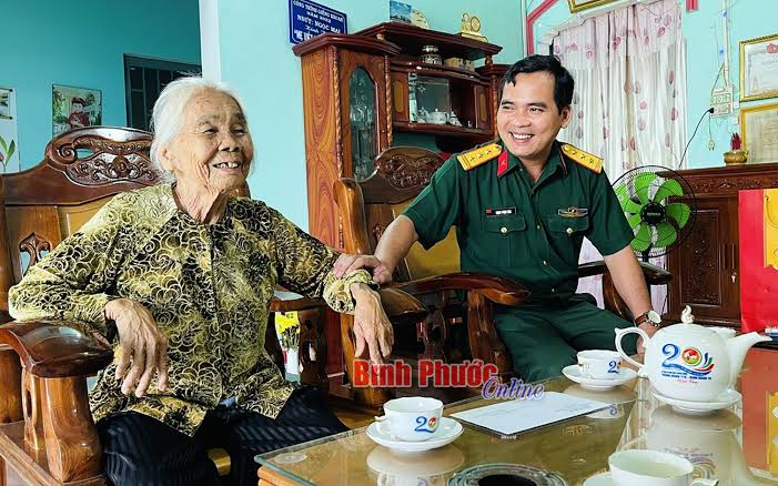 MẸ VIỆT NAM ANH HÙNG TRẦN THỊ BẢY - HẬU PHƯƠNG VỮNG CHÃI CHO CHIẾN TRƯỜNG MIỀN NAM