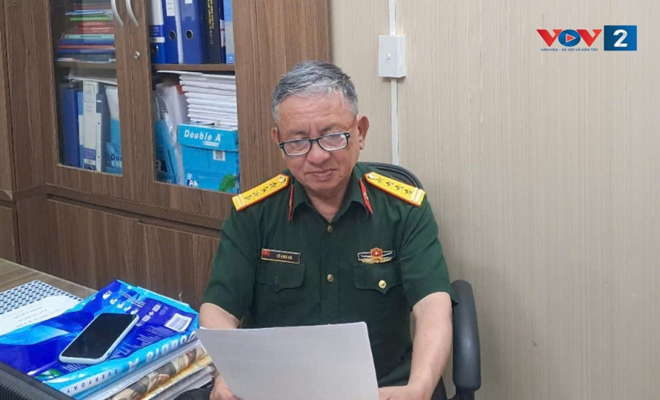 Người chiến sĩ khoác trên mình chiếc áo “blouse trắng”
