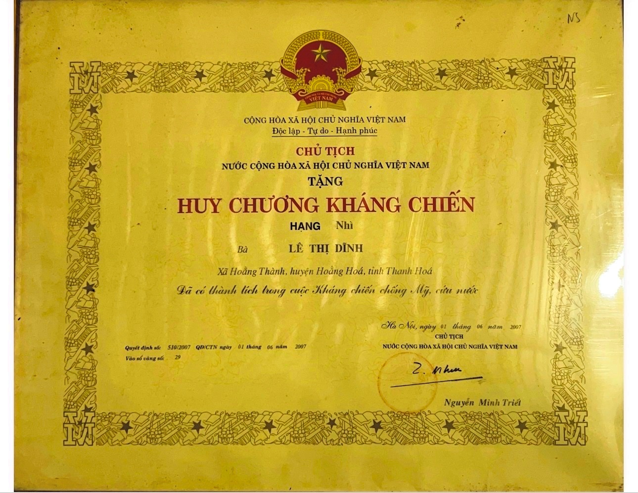 Những người ở lại trong miền nhớ