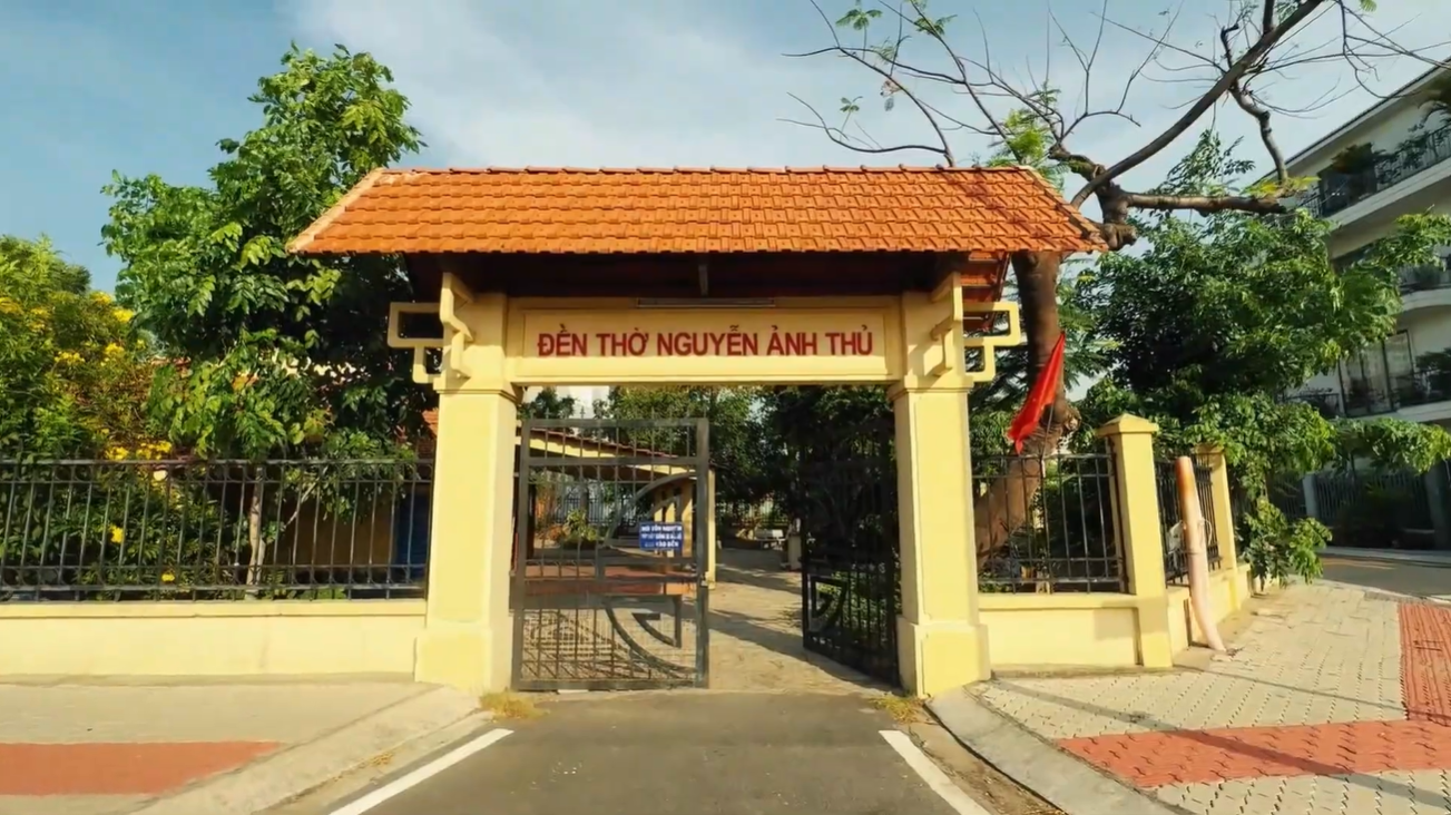 NGUYỄN ẢNH THỦ - NGỌN CỜ GIỮA MƯỜI TÁM THÔN VƯỜN TRẦU