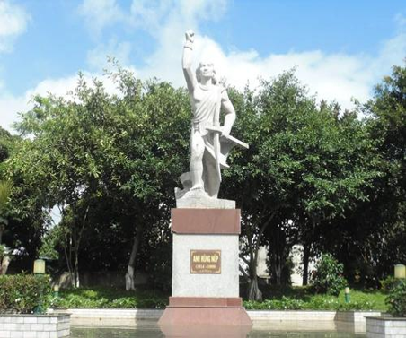 ANH HÙNG NÚP – NGƯỜI CON KIÊN CƯỜNG CỦA NÚI RỪNG TÂY NGUYÊN