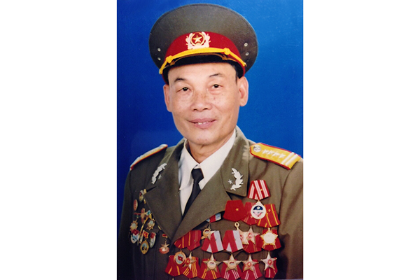 Anh hùng Vũ Đình Thước