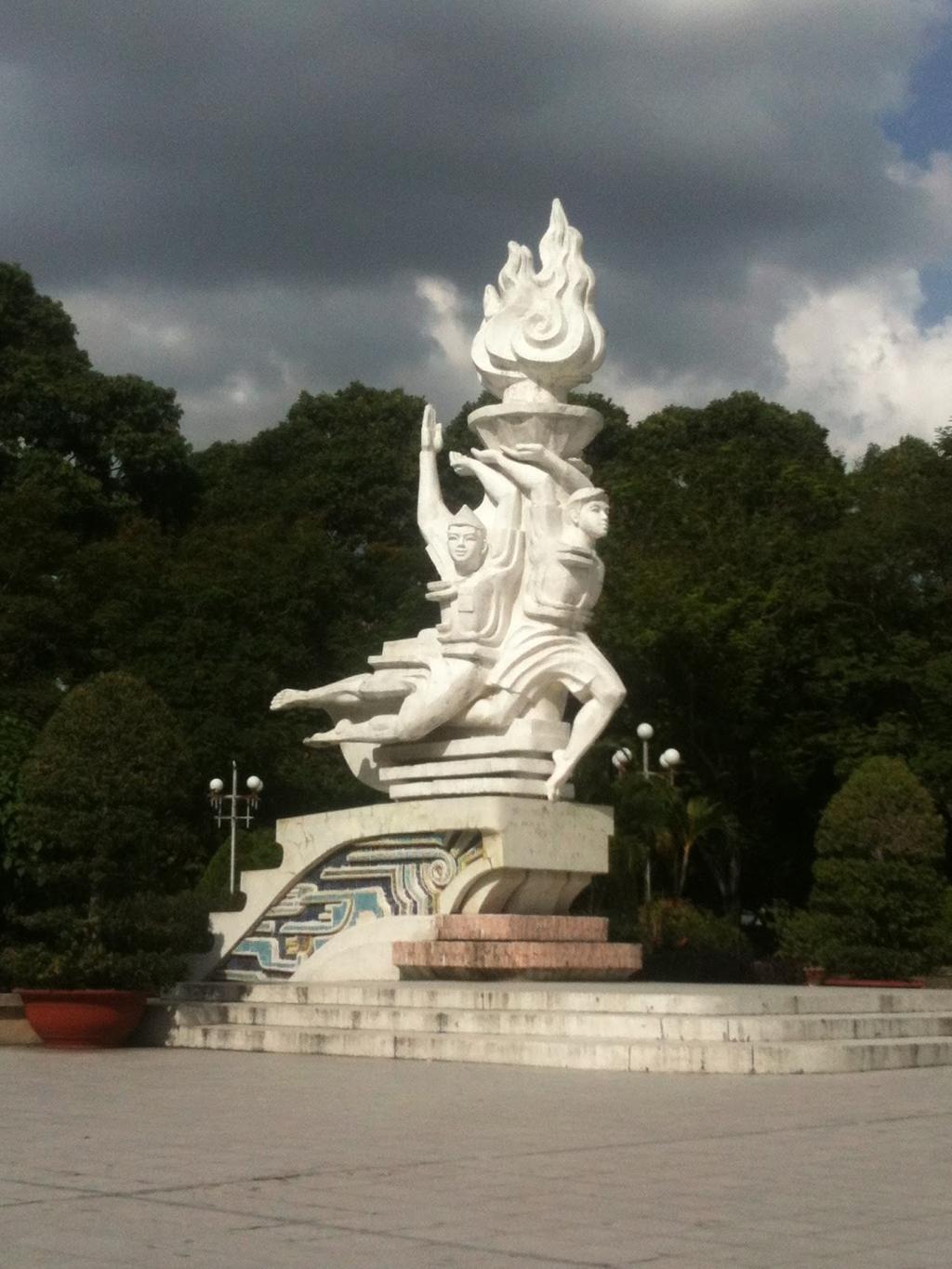 NGỌN ĐUỐC SỐNG