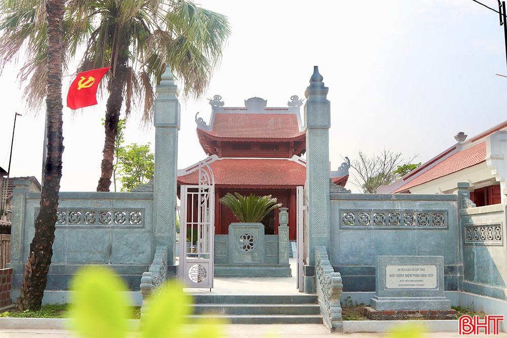“PHAN ĐÌNH GIÓT” - Lấy thân mình lấp lỗ châu mai