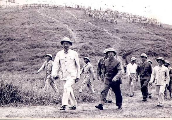 ĐẠI TƯỚNG VÕ NGUYÊN GIÁP – VỊ TƯỚNG CỦA NHÂN DÂN, HUYỀN THOẠI CỦA THỜI ĐẠI