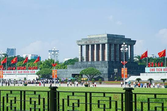 CHỦ TỊCH HỒ CHÍ MINH – VỊ LÃNH TỤ VĨ ĐẠI CỦA DÂN TỘC VIỆT NAM