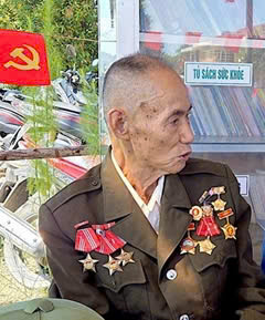 Cậu bé chăn trâu bước vào cuộc chiến