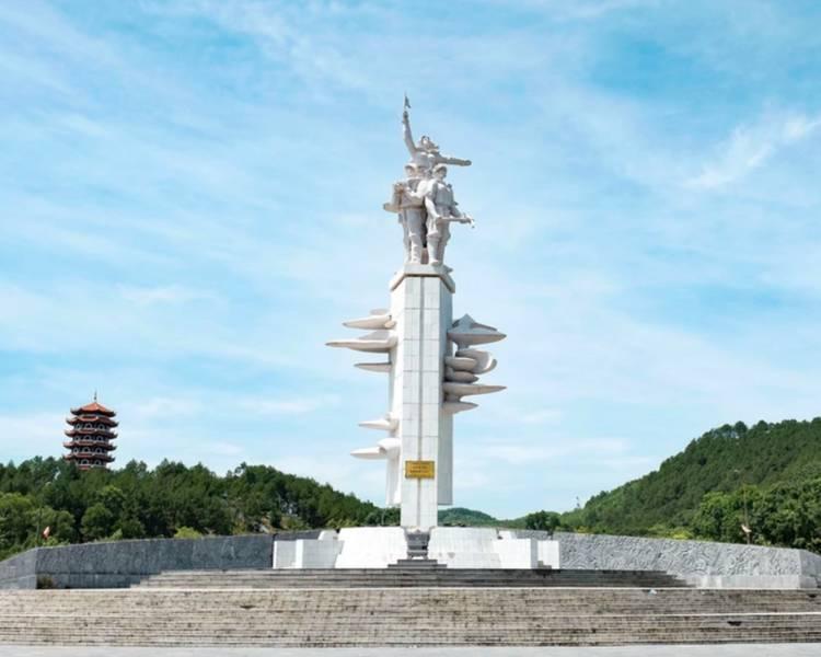 LA THỊ TÁM – CÔ GÁI ĐẾM BOM GIỮA MƯA LỬA ĐỒNG LỘC