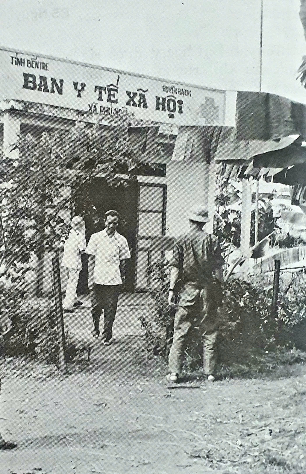 THIẾU TƯỚNG, BÁC SĨ VŨ VĂN CẨN - HẾT LÒNG XÂY DỰNG NGÀNH Y