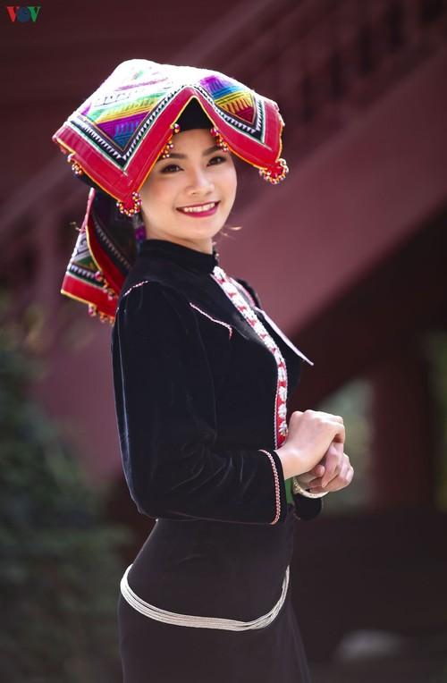 Chiếc khăn piêu ngày chia tay