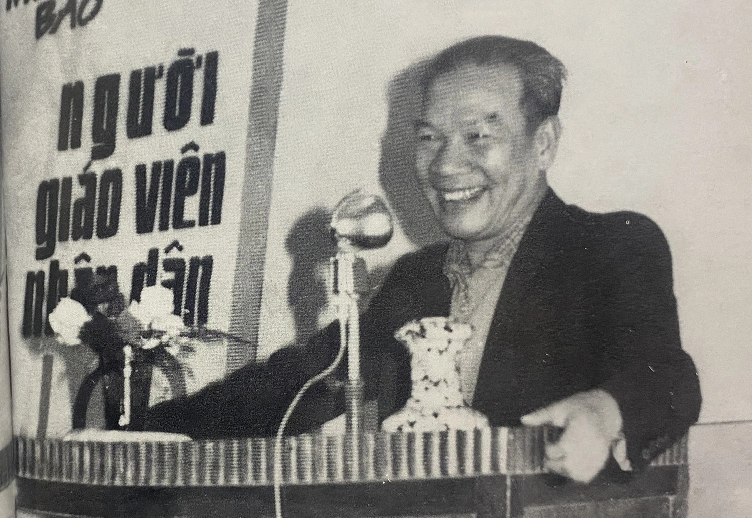 NGƯỜI ĐẶT NỀN MÓNG CHO GIÁO DỤC VIỆT NAM – NGUYỄN VĂN HUYÊN
