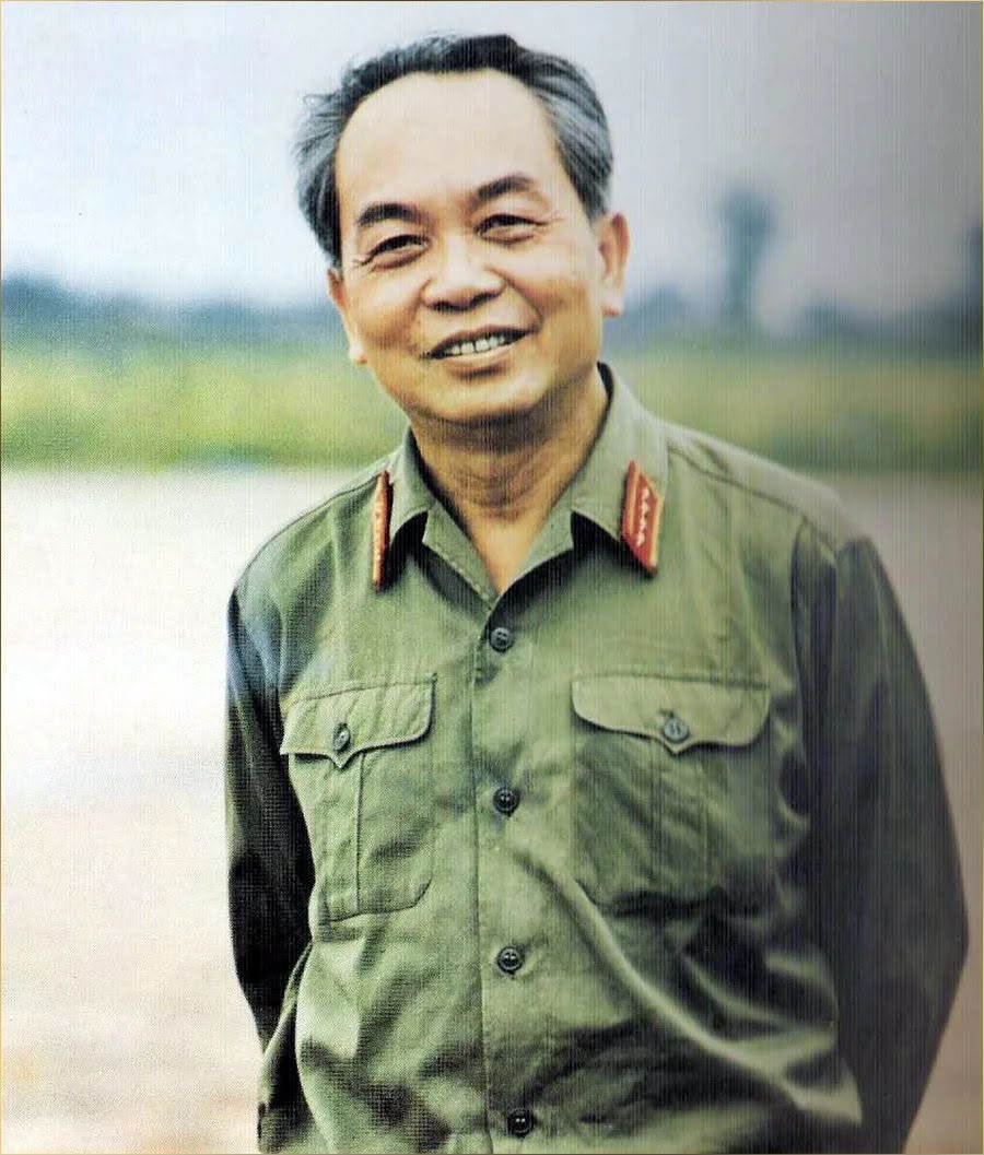 Đại tướng Võ Nguyên Giáp-là đại tướng đầu tiên của quân đội nhân dân Việt Nam(Nguỵ Thị Tường Vi)