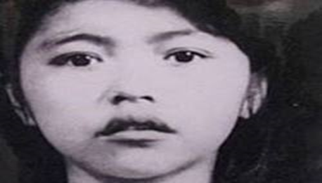 Mùa Hoa Đỏ Trên Đất Đỏ