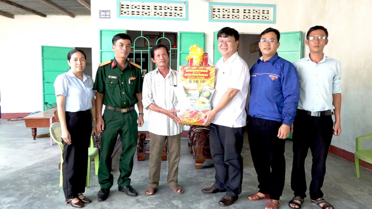 Một bàn thờ – hai liệt sĩ – một người mẹ