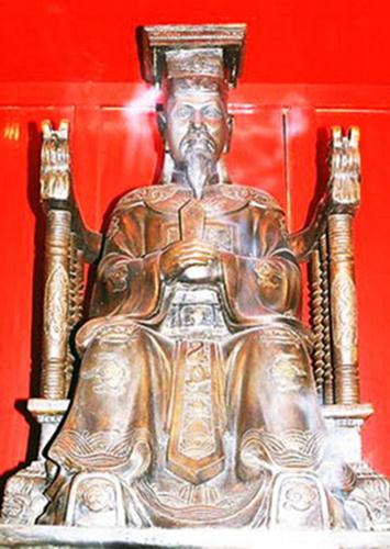 Câu chuyện lịch sử về vua Trần Thánh Tông