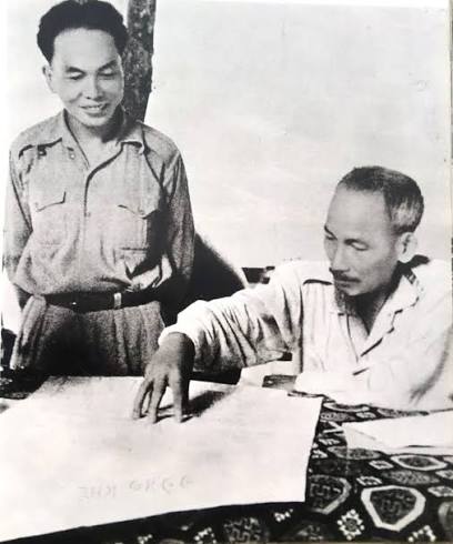 Đại tướng Võ Nguyên Giáp: Từ người thầy giáo dạy Sử đến quyết định lịch sử làm chấn động địa cầu