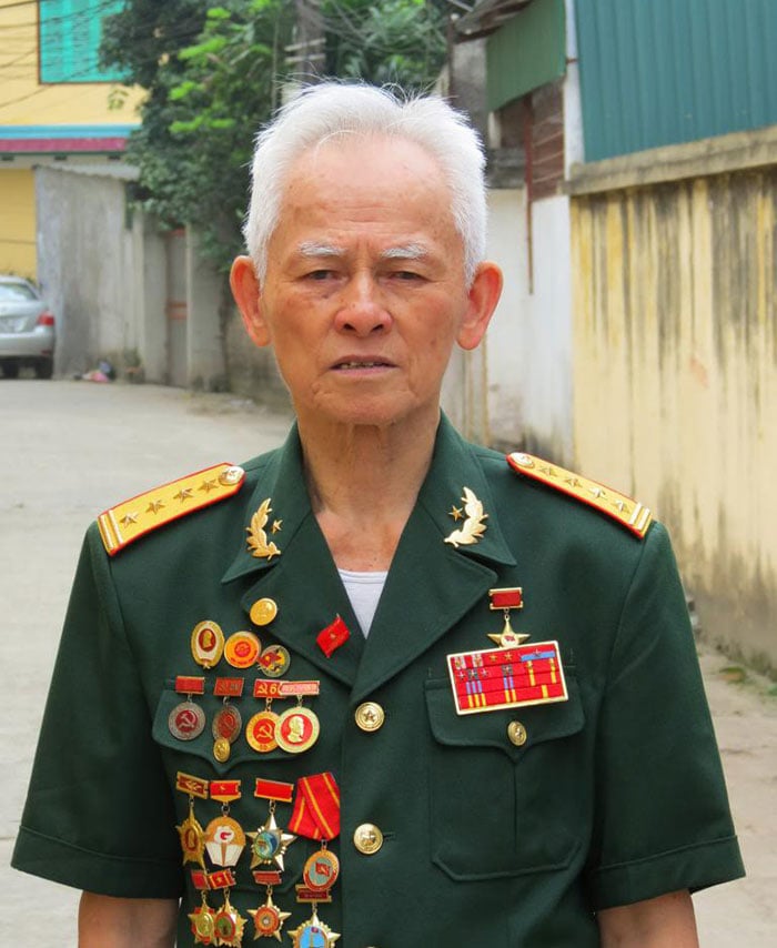 PHÙNG VĂN KHẦU - NGƯỜI ANH HÙNG CỦA KHẨU SƠN PHÁO 75MM