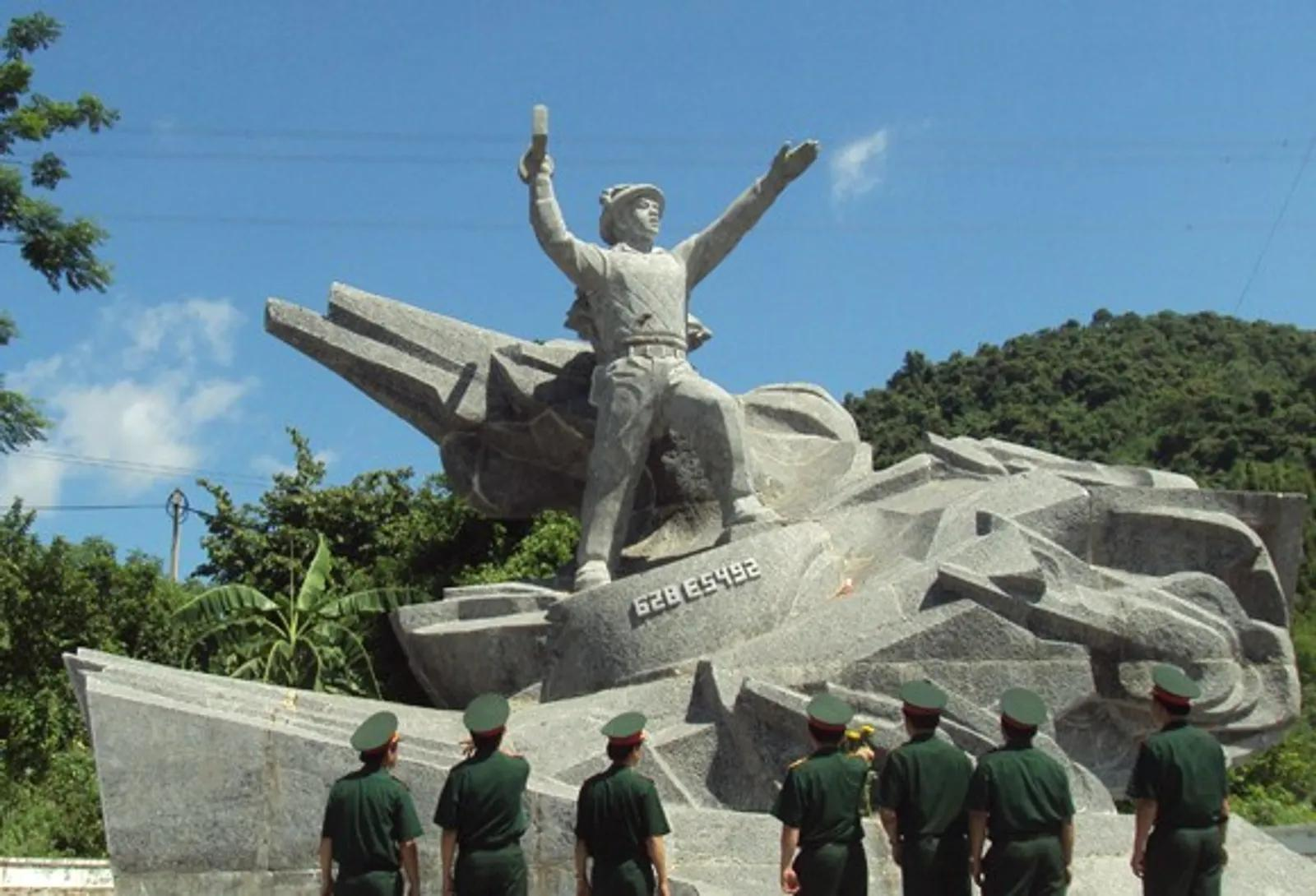 CÙ CHÍNH LAN – TRẬN ĐÁNH XE TĂNG