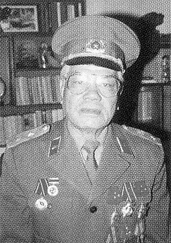 Hoàng Văn Thái-Anh hùng lực lượng vũ trang