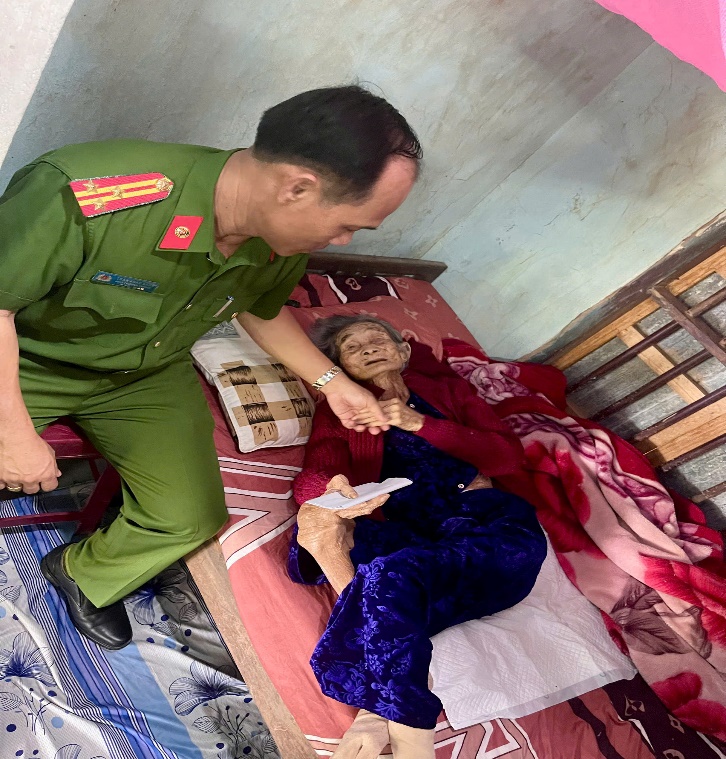 CÂU CHUYỆN THỜI HOA LỬA MẸ VIỆT NAM ANH HÙNG - TRẦN THỊ KHẢM