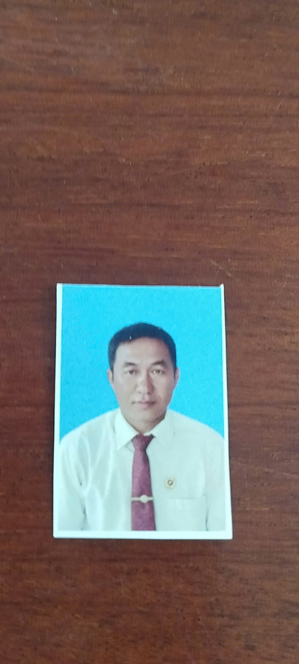 CÔ GIAO LIÊN VÀ CHIẾC KHĂN ĐỎ