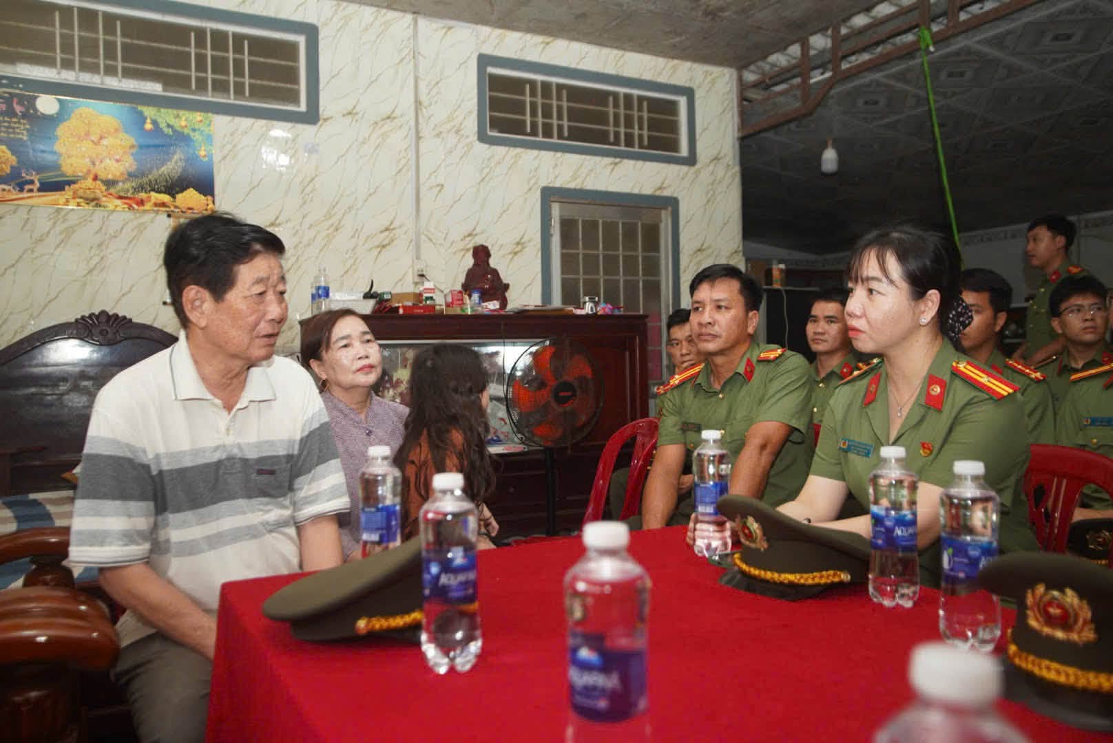 TỪ HÒN ĐÁ BẠC – BÀI HỌC VỀ BẢN LĨNH VÀ NIỀM TIN NHÂN DÂN