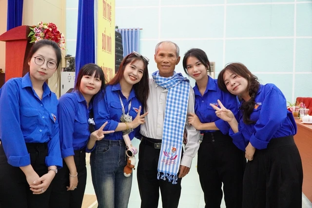 Ký ức 30.4 của người 2 lần trúng đạn và lời nhắc về giá trị hòa bình