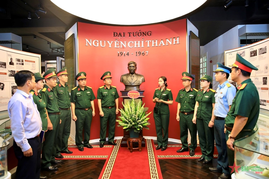 NGUYỄN CHÍ THANH  VỊ TƯỚNG GẦN DÂN, HẾT LÒNG VÌ NƯỚC
