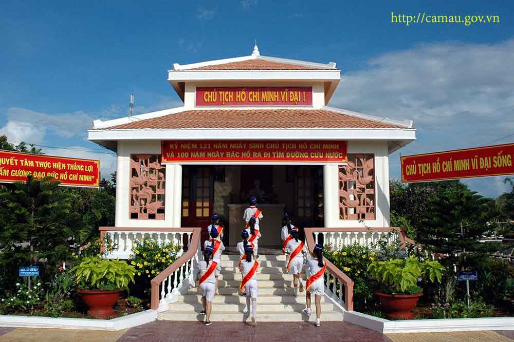 Đền thờ Chủ tịch Hồ Chí Minh (xã Cái Nước)