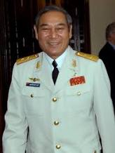 Phi công bảo vệ bầu trời