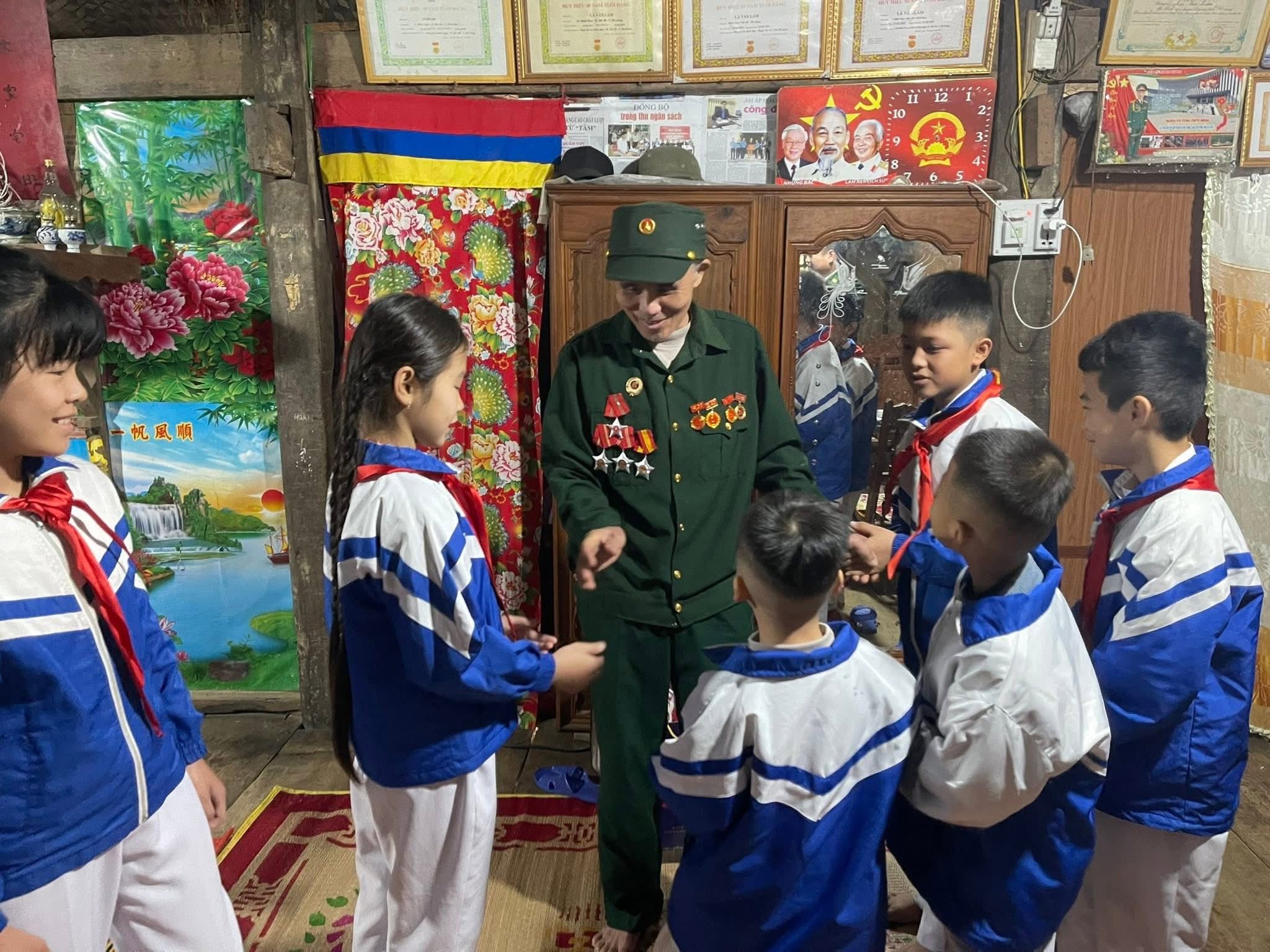 Khi tuổi trẻ lên đường