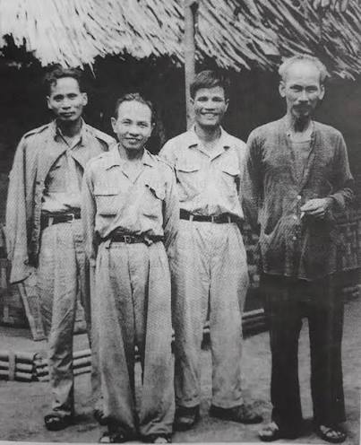 Chiếc áo ấm của Bác và bài học về lòng nhân ái