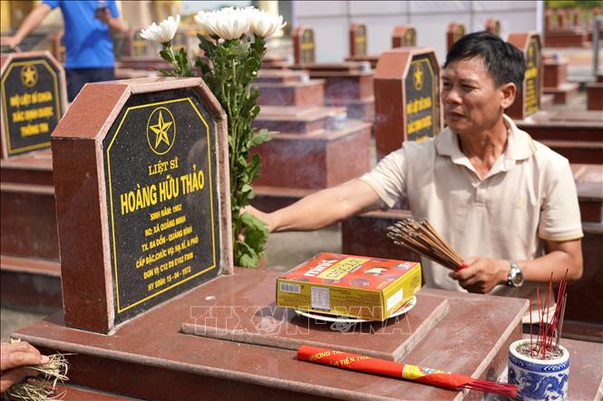 Hoàng Hữu Thảo