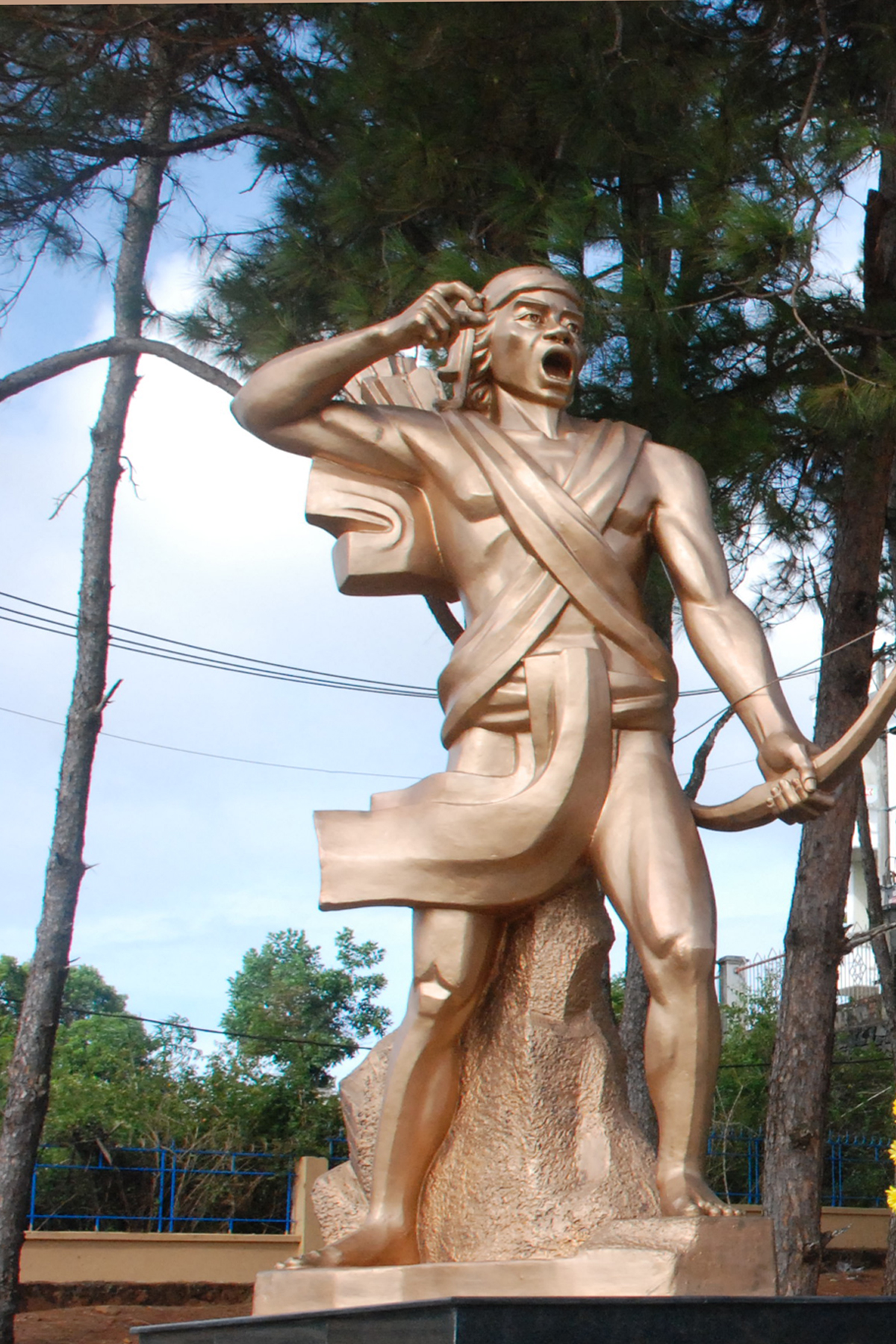 N'Trang Lơng, anh hùng của các dân tộc Tây Nguyên