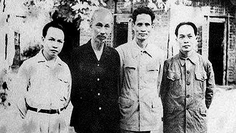 TRƯỜNG CHINH - NGƯỜI ĐI QUA NHỮNG MÙA LỬA