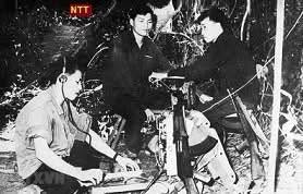 NHỮNG NGƯỜI GHI LỊCH SỬ BẰNG MÁU VÀ NƯỚC MẮT