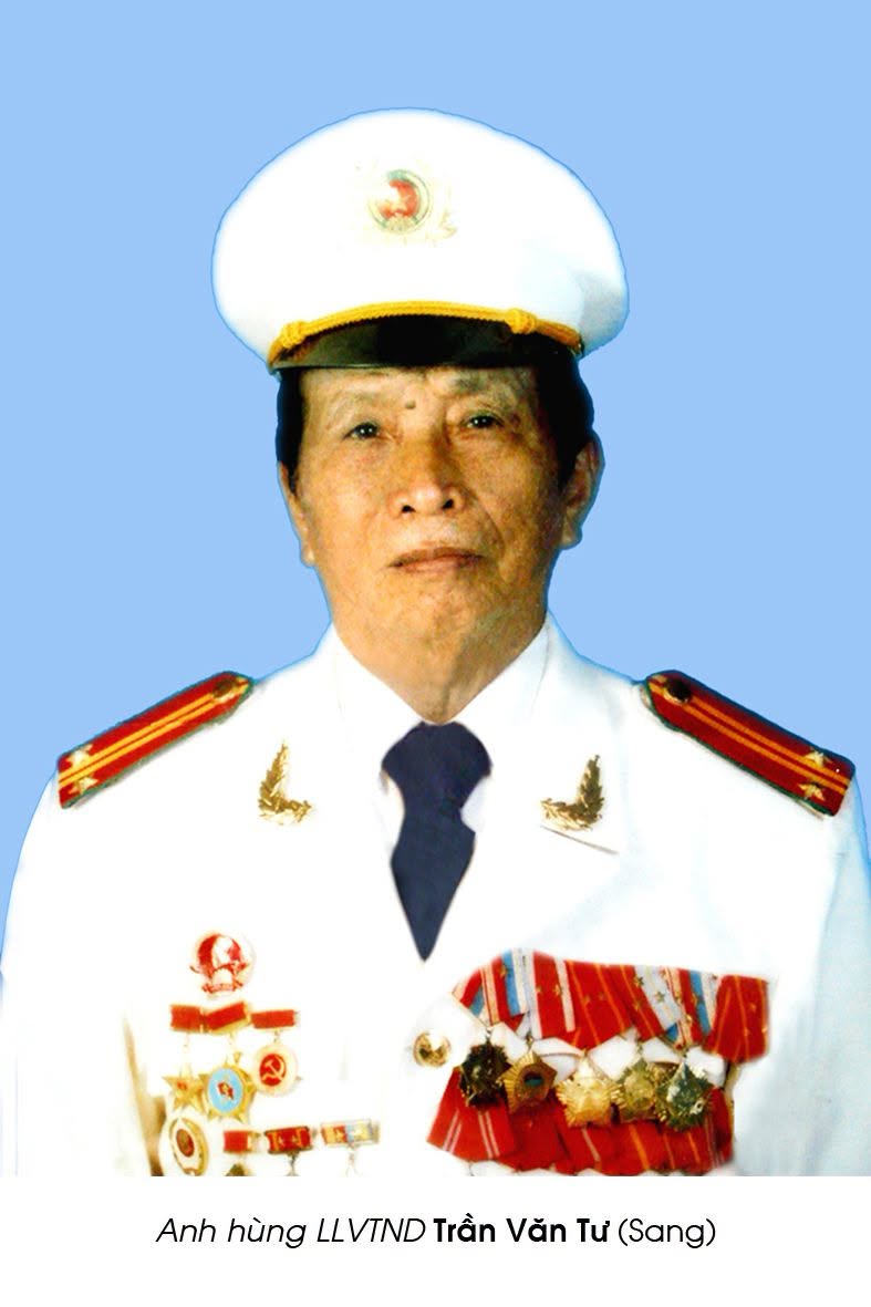 ANH HÙNG TRẦN VĂN TƯ - NGƯỜI ĐẠI ĐỘI TRƯỞNG QUẢ CẢM CỦA AN NINH VŨ TRANG QUẢNG ĐÀ